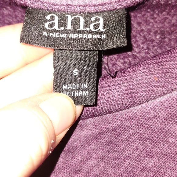 Sweatshirt - Picture 3 of 4